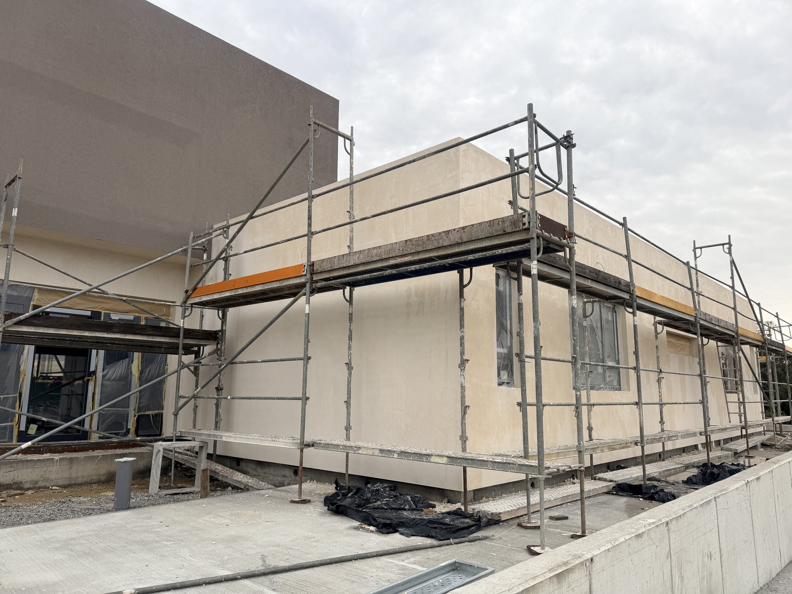 Instalación de aislamiento térmico exterior por el exterior SATE