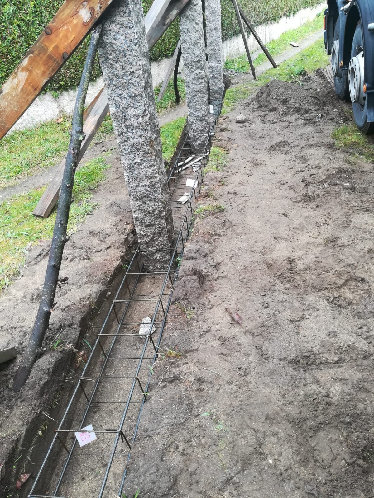 Zanja de cimentación armada en Gondomar